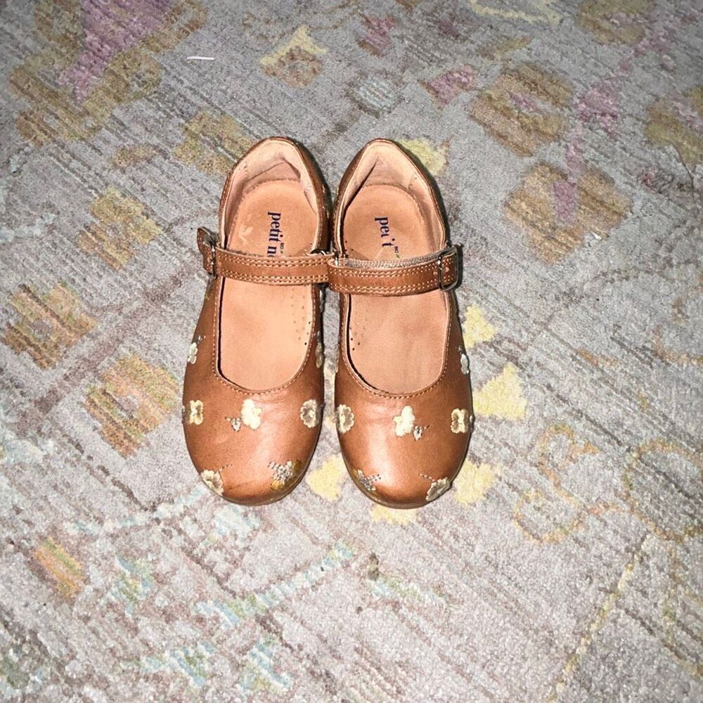 Petit nord flowered embroidered Mary Jane’s sz 27